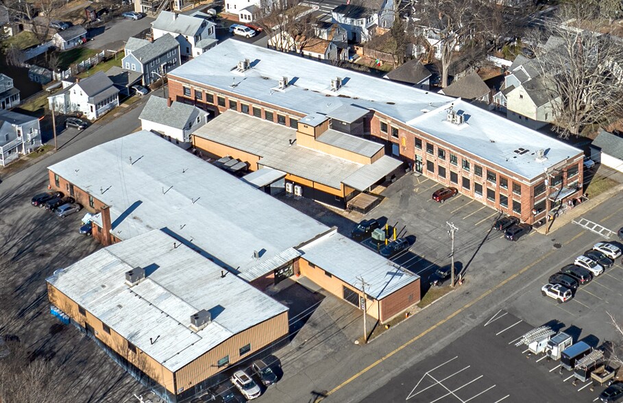 More Photos Of 6 Chestnut St, Amesbury Office For Lease