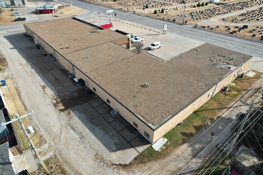 More Photos Of 103-105 E 27th St, Hays Office For Sale