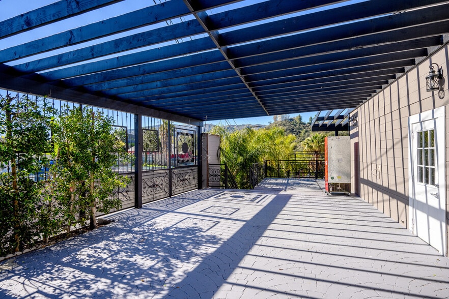 More Photos Of 6500 Foothill Blvd, Tujunga Restaurant For Sale