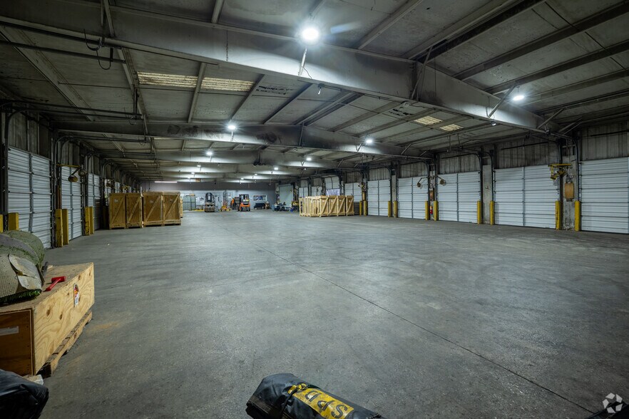 More Photos Of 1336 Matzinger Rd, Toledo Truck Terminal For Lease