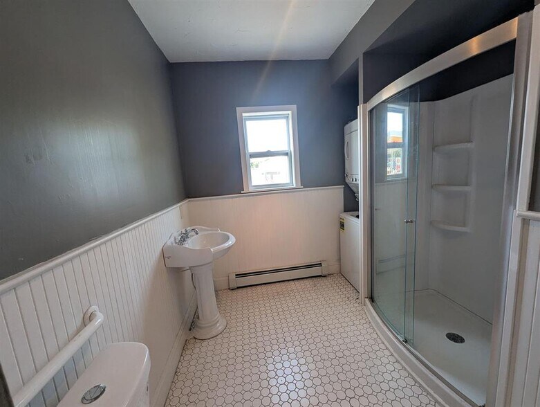 More Photos Of 198 Washington St, Claremont Office For Sale