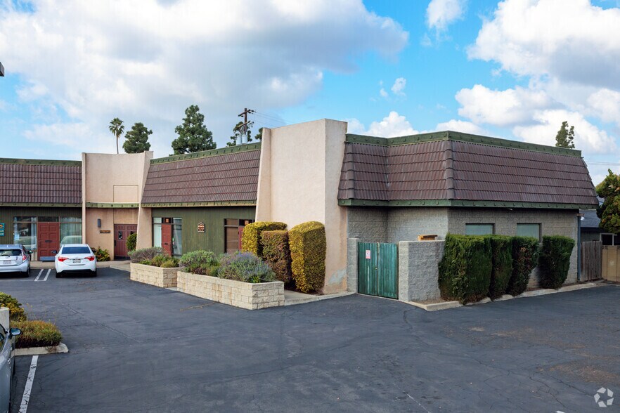 More Photos Of 5241-5253 Lampson Ave, Garden Grove Medical For Lease