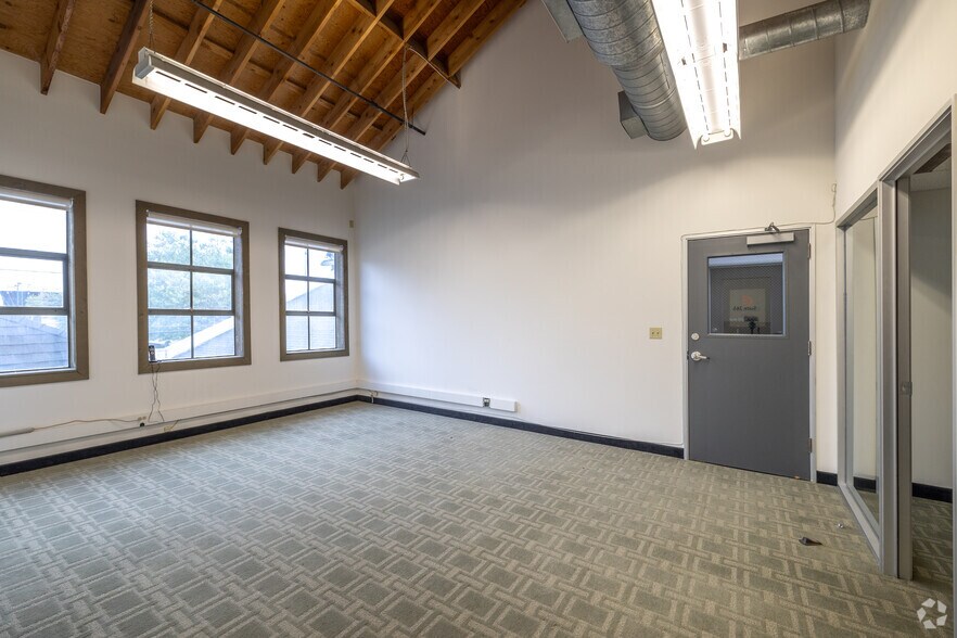 More Photos Of 550-590 2nd St, Oakland Office For Lease