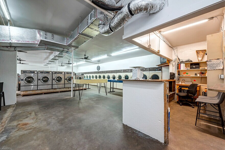 More Photos Of 9007 Irvington Blvd, Houston Freestanding For Sale