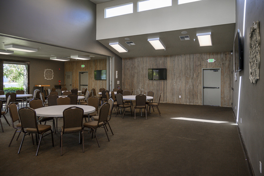 More Photos Of 19920 1st St, Hilmar Restaurant For Lease