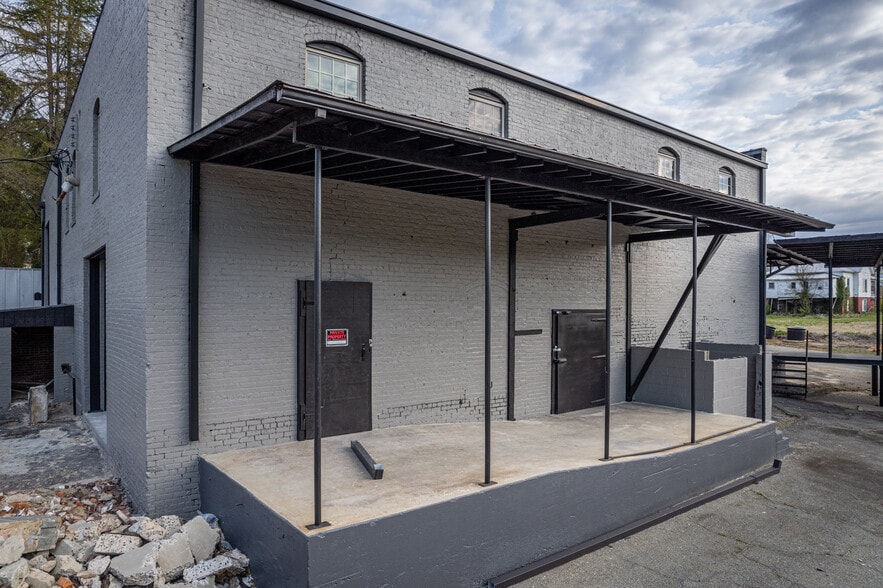 More Photos Of 313 S Government St, Lincolnton Office For Sale