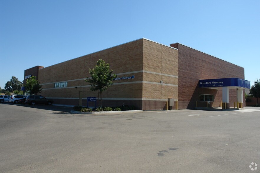 More Photos Of 1735 E Walnut Ave, Visalia Drugstore For Sale