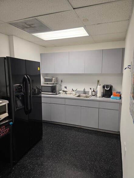 More Photos Of 1400 NW 107th Ave, Miami Medical For Lease