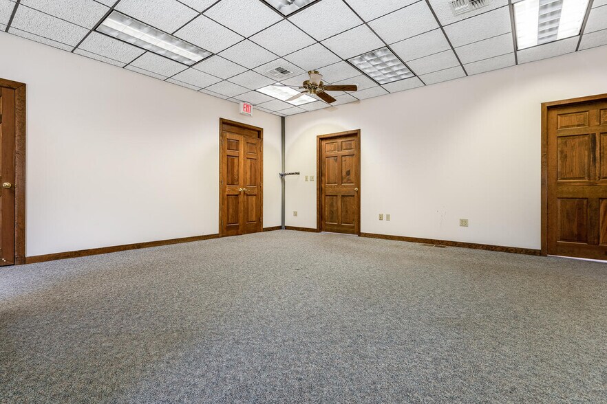 More Photos Of 1 Old Highway 28, White House Station Storefront Retail Office For Lease