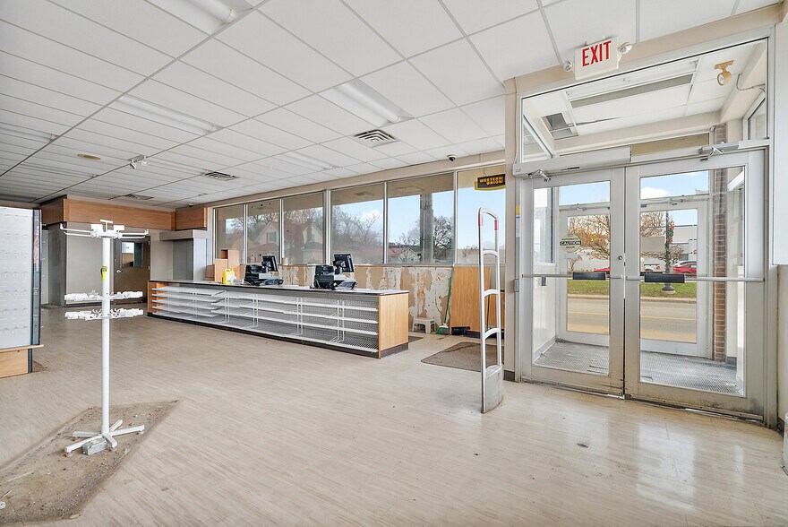 More Photos Of 43 S Maple St, Grant Freestanding For Sale