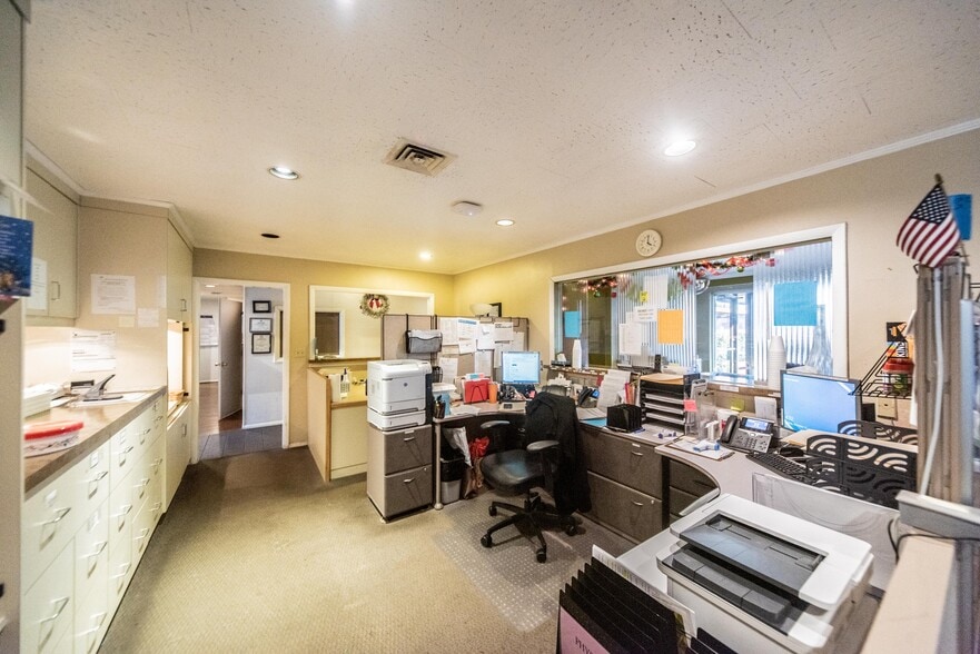 More Photos Of 2535 Broadway St, Paducah Office For Lease