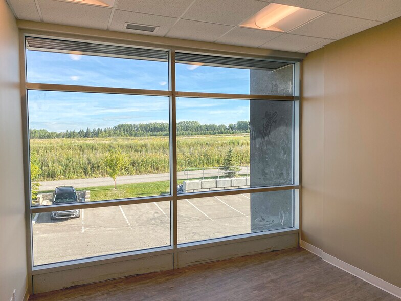 More Photos Of 4 Highland Park Green NE, Rocky View No 44 Warehouse For Sale