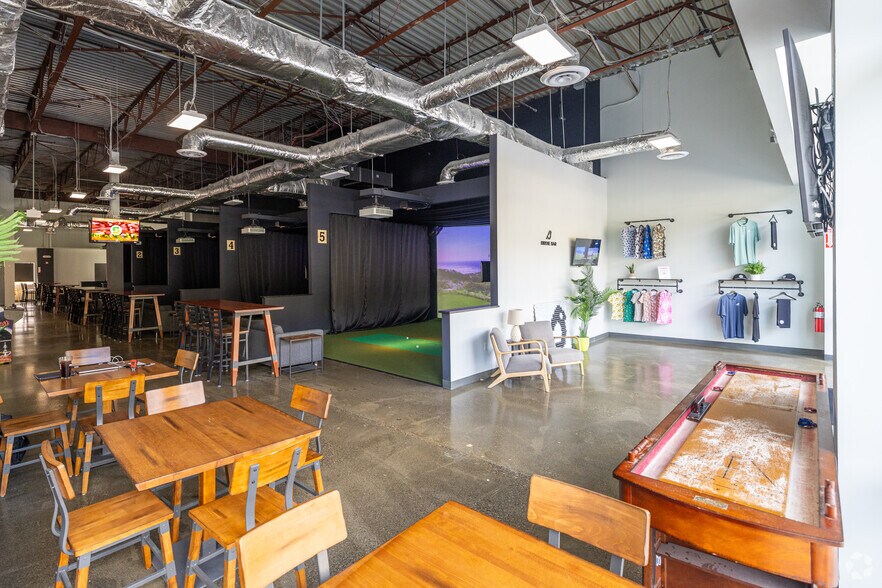 More Photos Of 411 Waverley Oaks Rd, Waltham Light Manufacturing For Lease