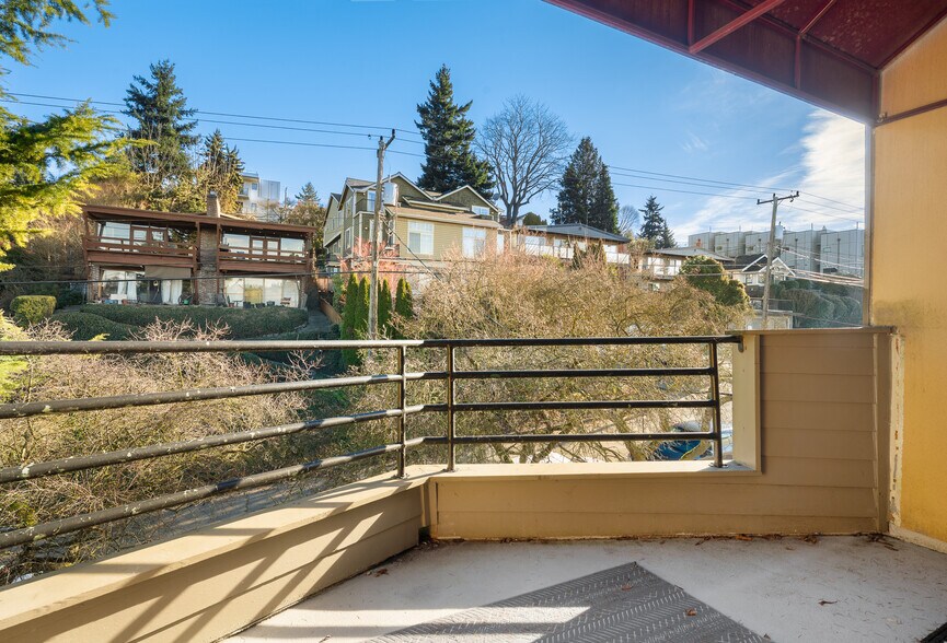 More Photos Of 3425 14th Ave W, Seattle Apartments For Sale