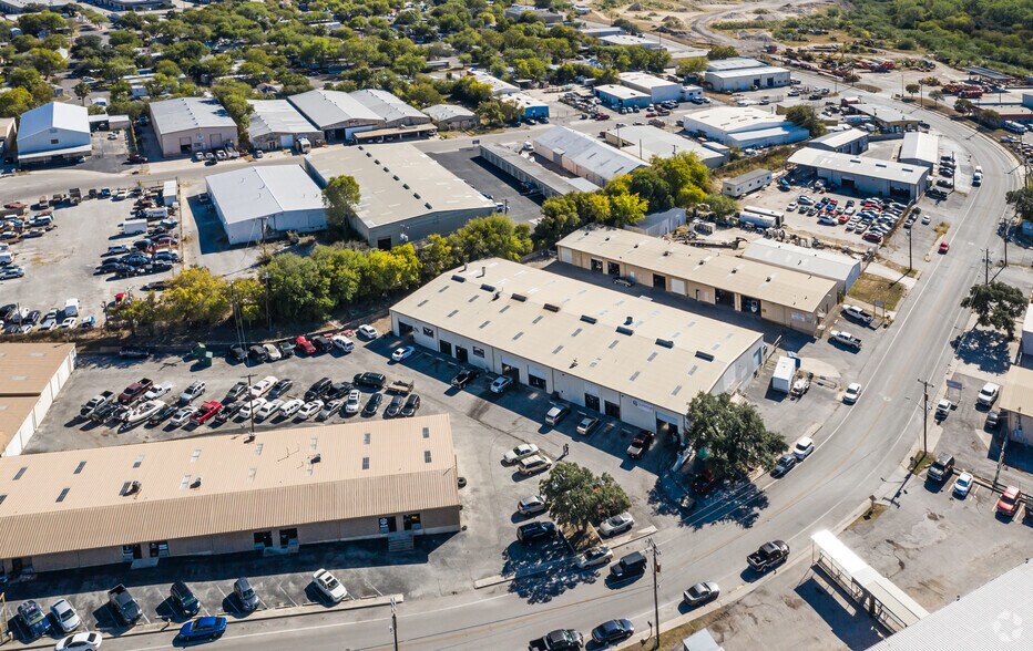 More Photos Of 7114 Eckhert Rd, San Antonio Industrial For Lease