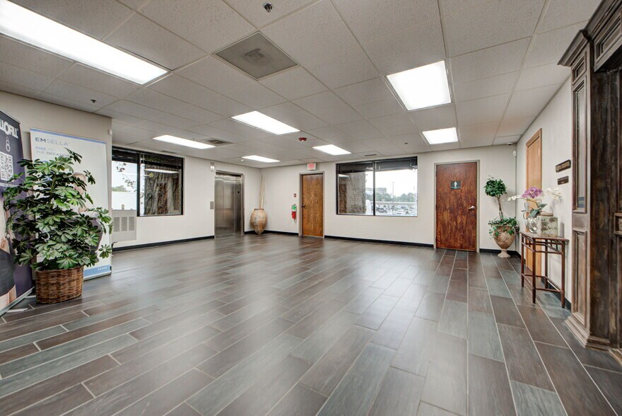 More Photos Of 3727 NW 63rd St, Oklahoma City Medical For Sale