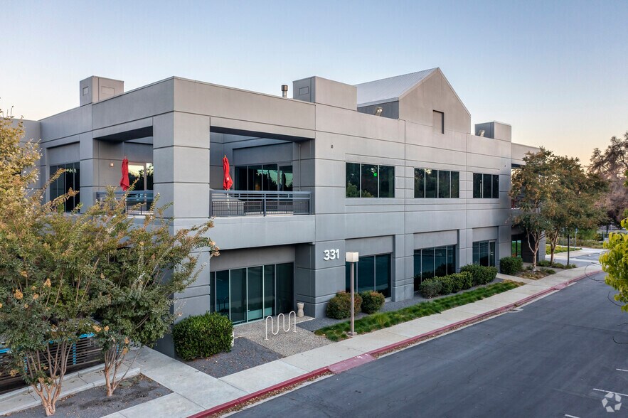 More Photos Of 331 E Evelyn Ave, Mountain View Flex For Sale