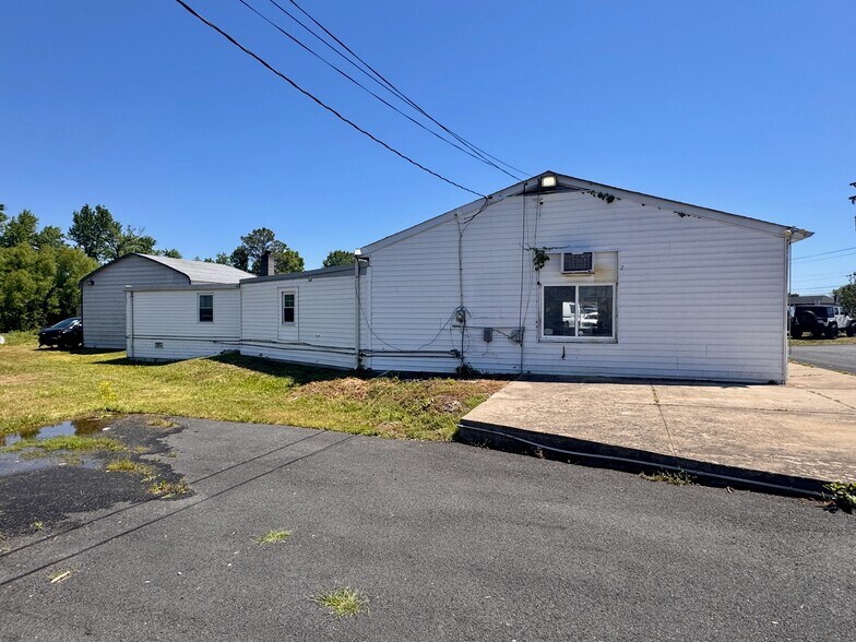 More Photos Of 4611 Ewell Rd, Fredericksburg Auto Dealership For Sale