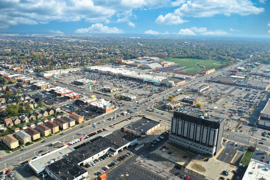 More Photos Of 7200 W Cermak Rd, North Riverside Drugstore For Lease