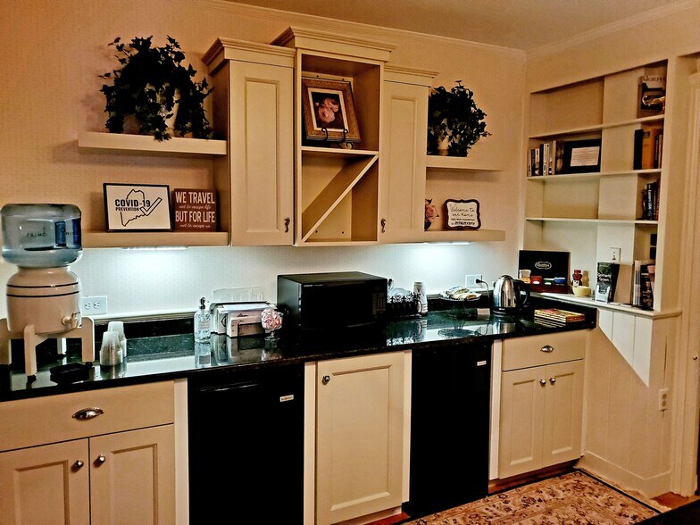 More Photos Of 91 South St, Gorham Hospitality For Sale