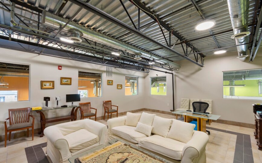 More Photos Of 1822 N Olden Ave, Ewing Restaurant For Sale