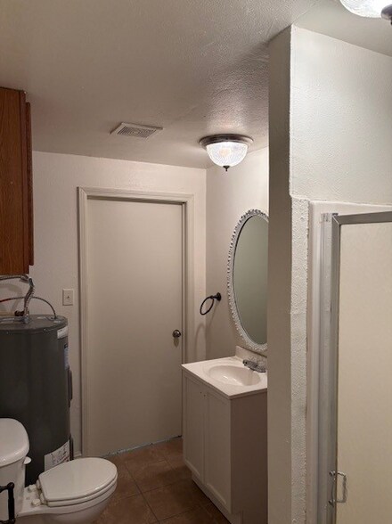 More Photos Of 4551 Glenn Curtiss Dr, Addison Office For Lease