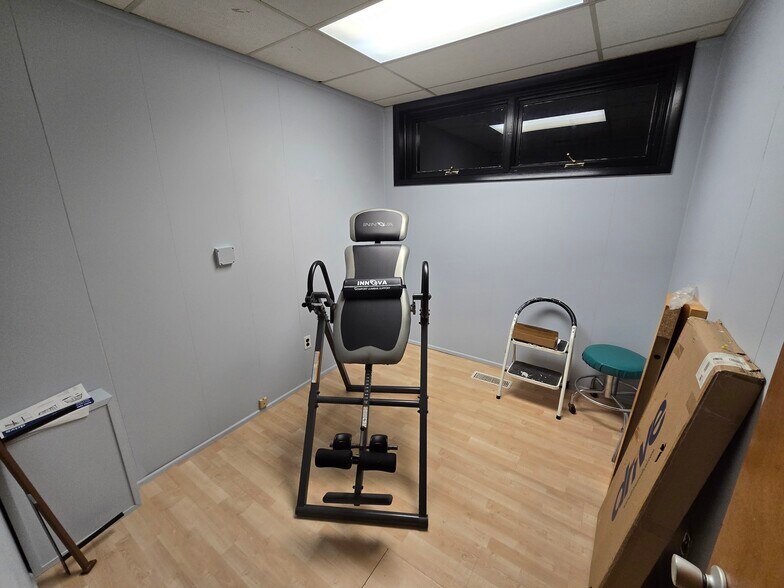 More Photos Of 1 Main St, West Sayville Office For Lease