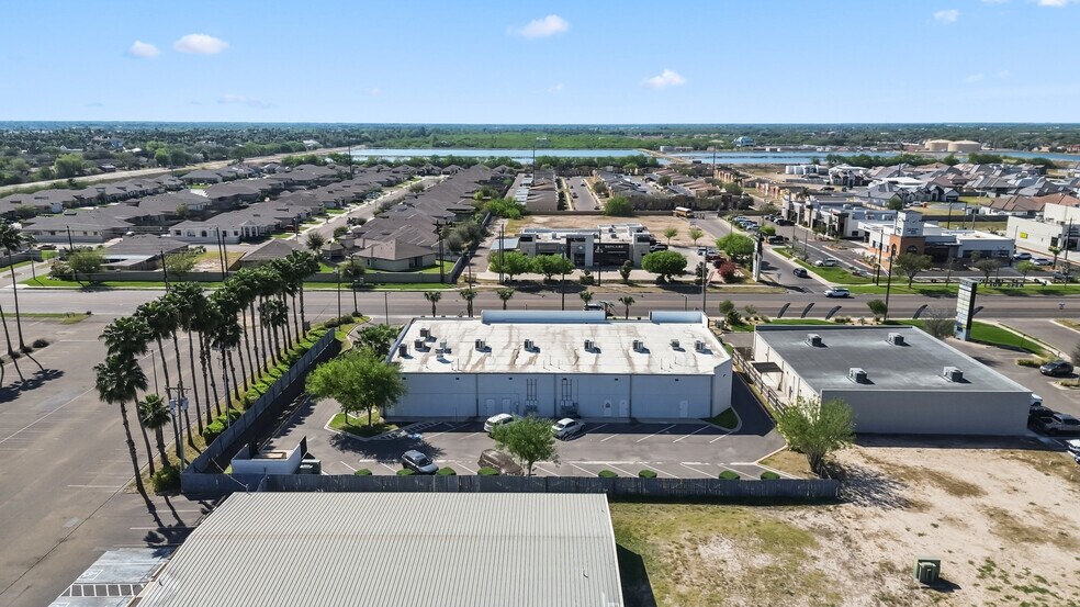 More Photos Of 2104 S McColl Rd, Edinburg Storefront For Sale