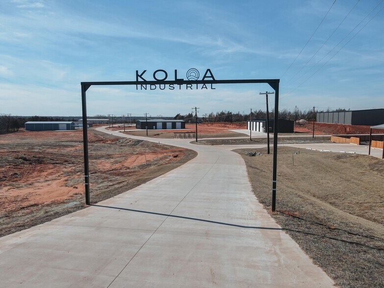 More Photos Of 451 Koloa Ave, Edmond Manufacturing For Sale