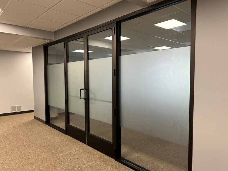 More Photos Of 108 S Minnesota Ave, Saint Peter Storefront Retail Office For Sale