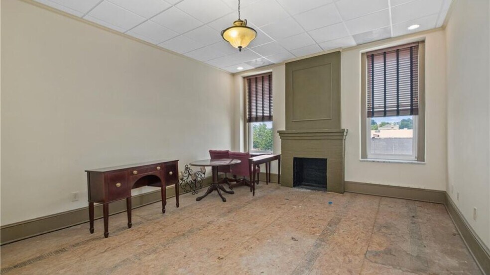 More Photos Of 35 N Main St, Jasper Loft Creative Space For Lease