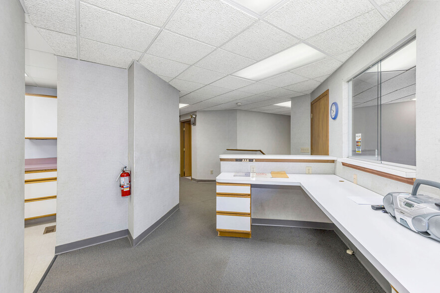 More Photos Of 5850 Boymel Dr, Fairfield Medical For Sale