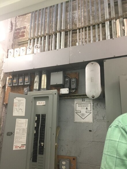 More Photos Of 221 Washington St, Mount Vernon Warehouse For Sale