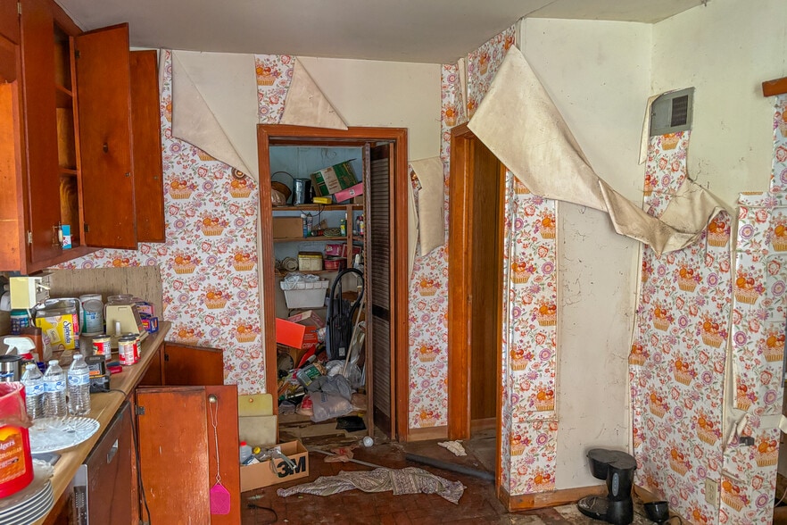 More Photos Of 5310 N Meridian Ave, Wichita Office For Sale