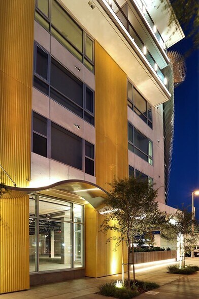 More Photos Of 7111 Santa Monica Blvd, West Hollywood Apartments For Lease