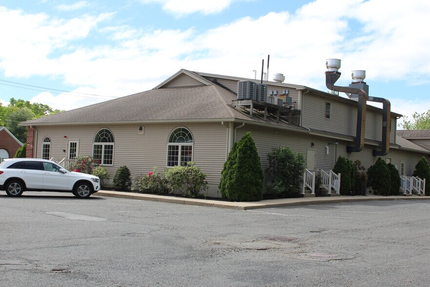 More Photos Of 625 College Hwy, Southwick Restaurant For Sale