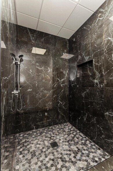 More Photos Of 1 Paarlberg Rd, Glenwood Industrial For Lease