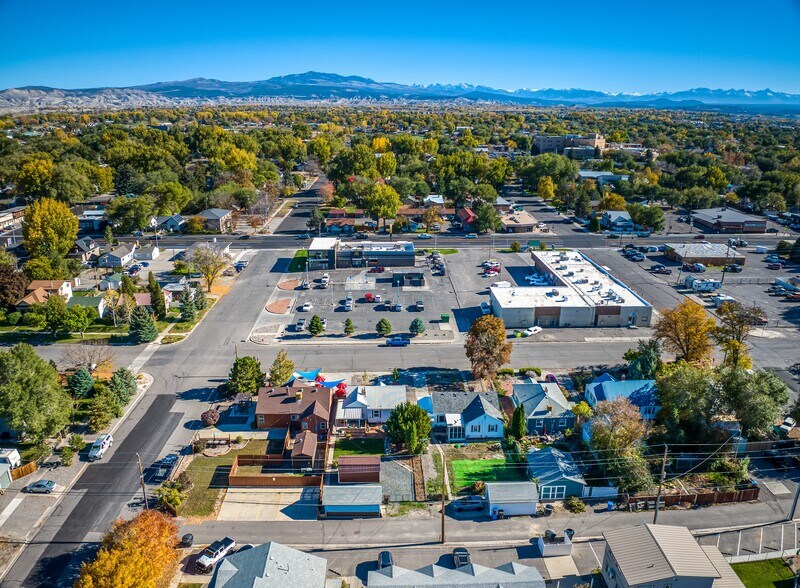 More Photos Of 1047 N 1st St, Montrose Office For Sale