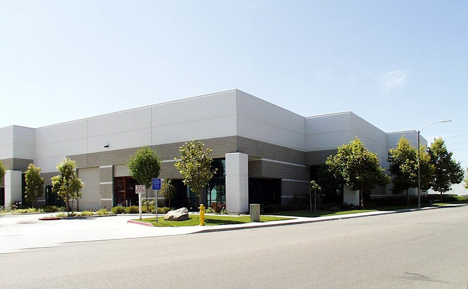 More Photos Of 520 Corporate Dr, Escondido Warehouse For Lease