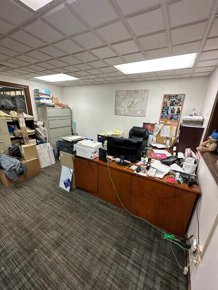 More Photos Of 10578 River Rd, Wellsburg Warehouse For Lease