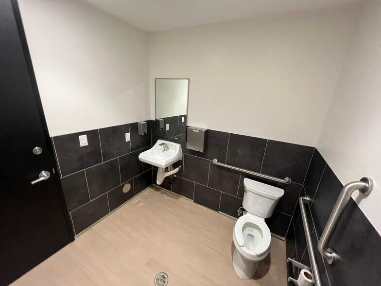 More Photos Of 15004 Avery Ranch Blvd, Austin Medical For Lease