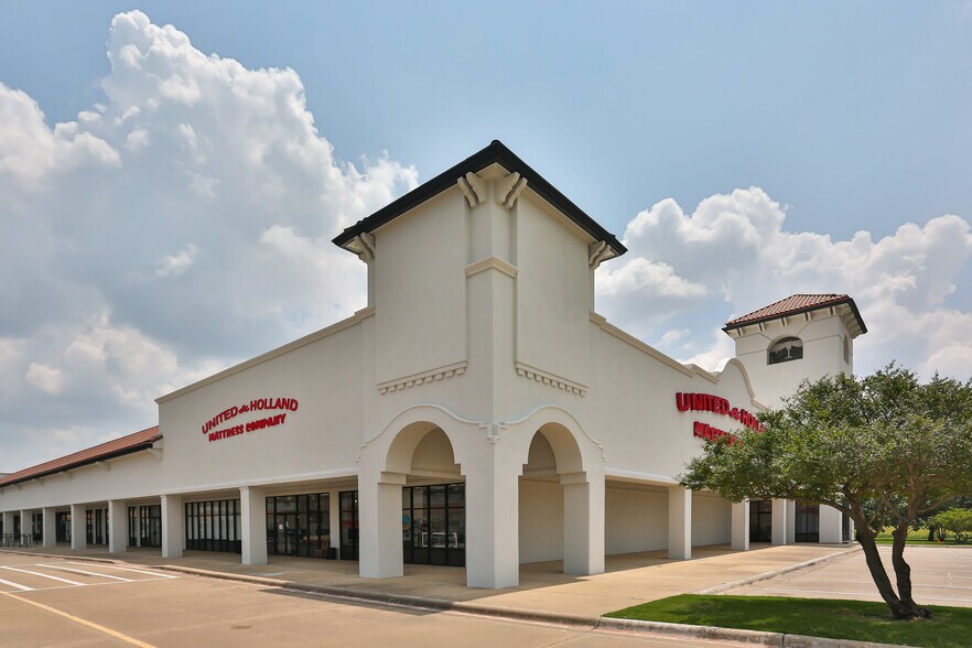 More Photos Of 5800 N Interstate 35, Denton Unknown For Lease