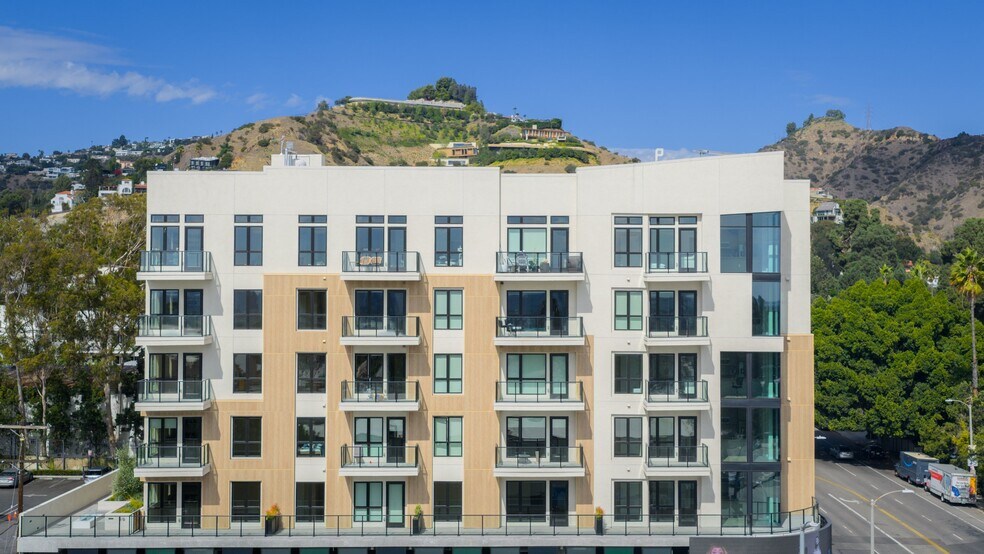 More Photos Of 1511 N Fairfax Ave, Los Angeles Apartments For Lease