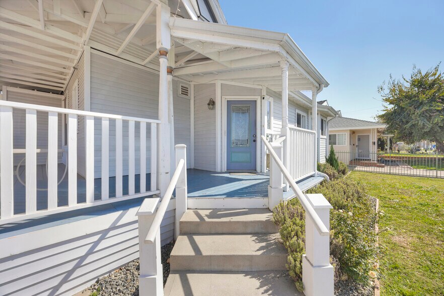 More Photos Of 461 N Citrus St, Orange Apartments For Sale