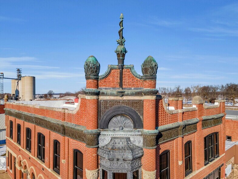 More Photos Of 112 S Pine St, Norborne Bank For Sale