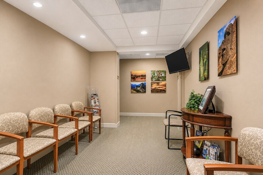 More Photos Of 822 Broad St, Kingsport Medical For Lease
