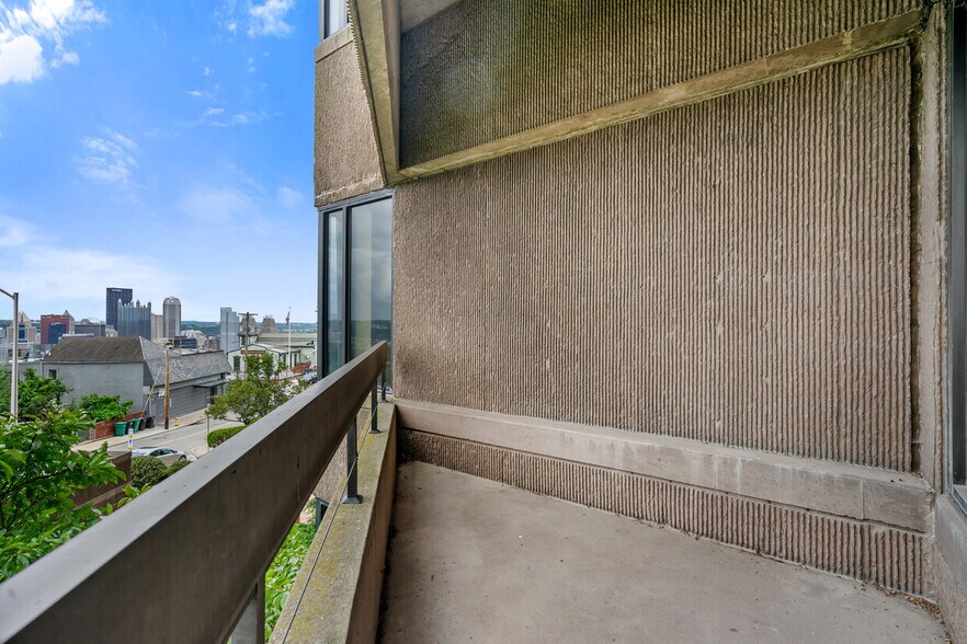 More Photos Of 1301 Grandview Ave, Pittsburgh Office For Lease