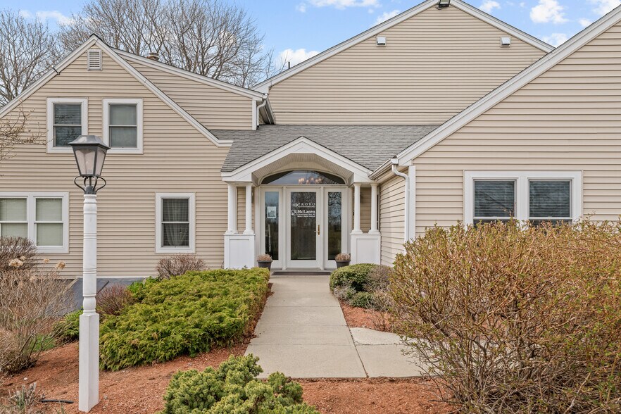 More Photos Of 385 South St, Shrewsbury Office For Sale