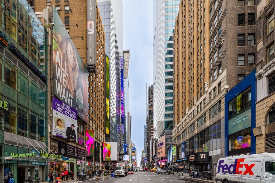 More Photos Of 566 7th Ave, New York Office For Lease