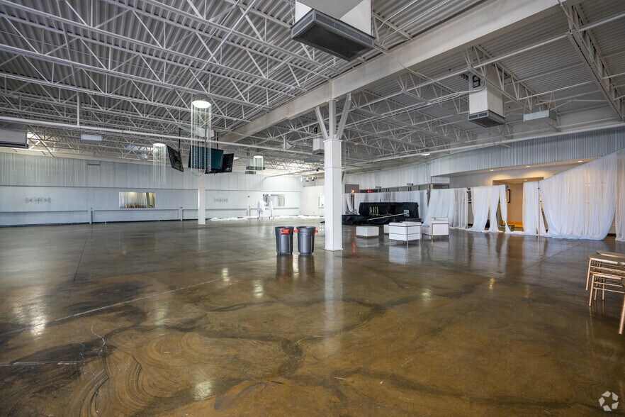 More Photos Of 4500 Splash Adventure Pky, Bessemer General Retail For Sale